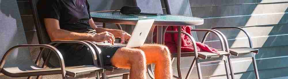 Devenir nomade digital en 2026 (le guide essentiel)